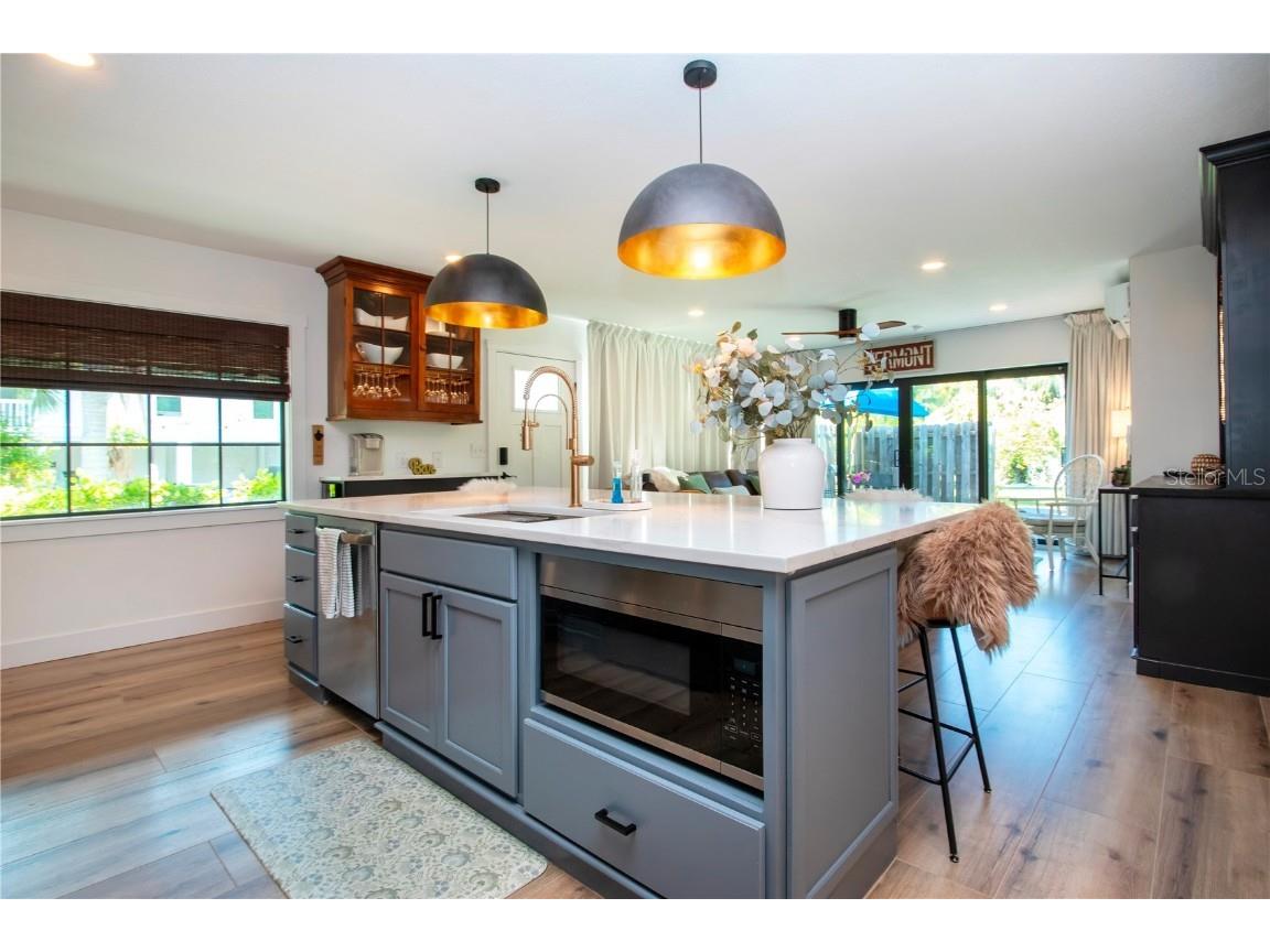 1641 Memory Lane Sarasota FL 34231 A4671198 image32