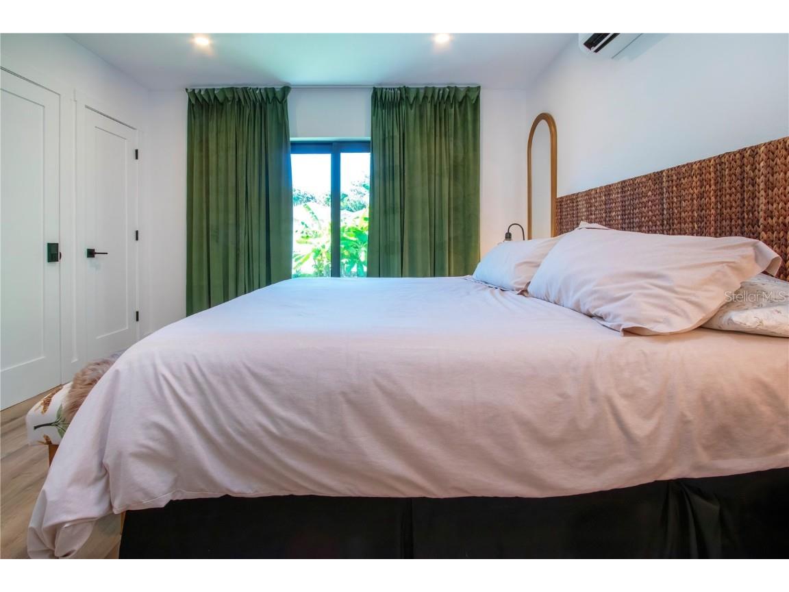 1641 Memory Lane Sarasota FL 34231 A4671198 image43