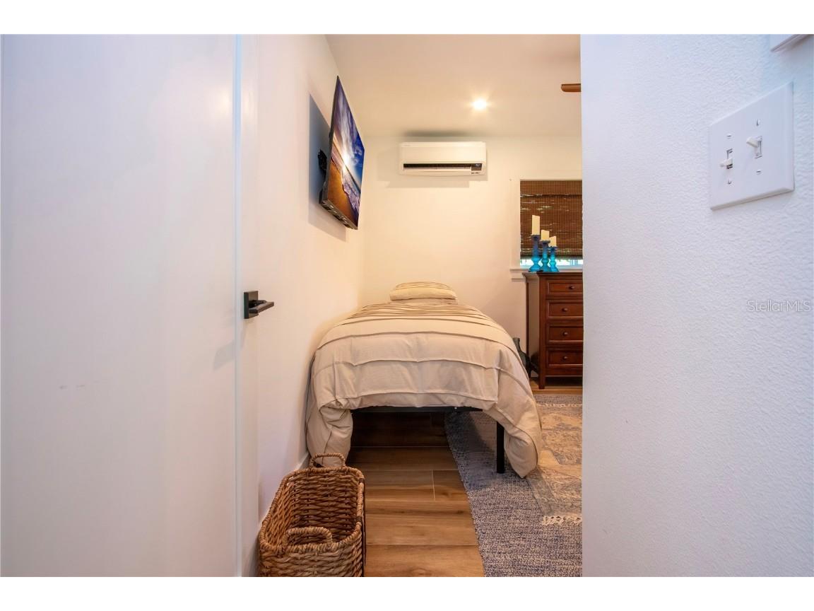 1641 Memory Lane Sarasota FL 34231 A4671198 image53