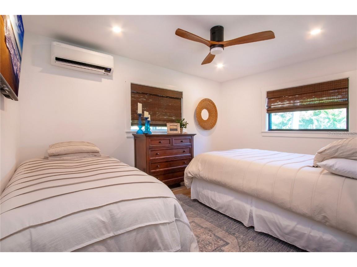 1641 Memory Lane Sarasota FL 34231 A4671198 image54