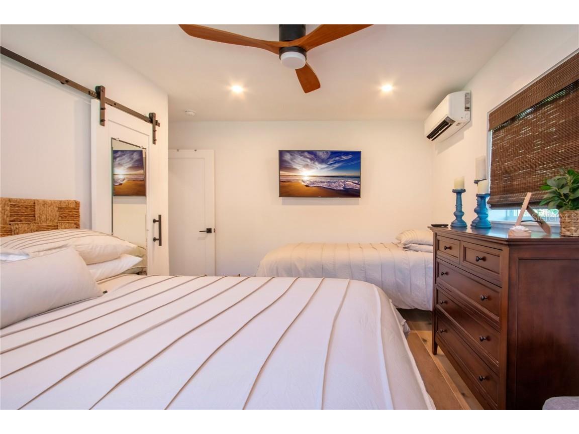 1641 Memory Lane Sarasota FL 34231 A4671198 image57