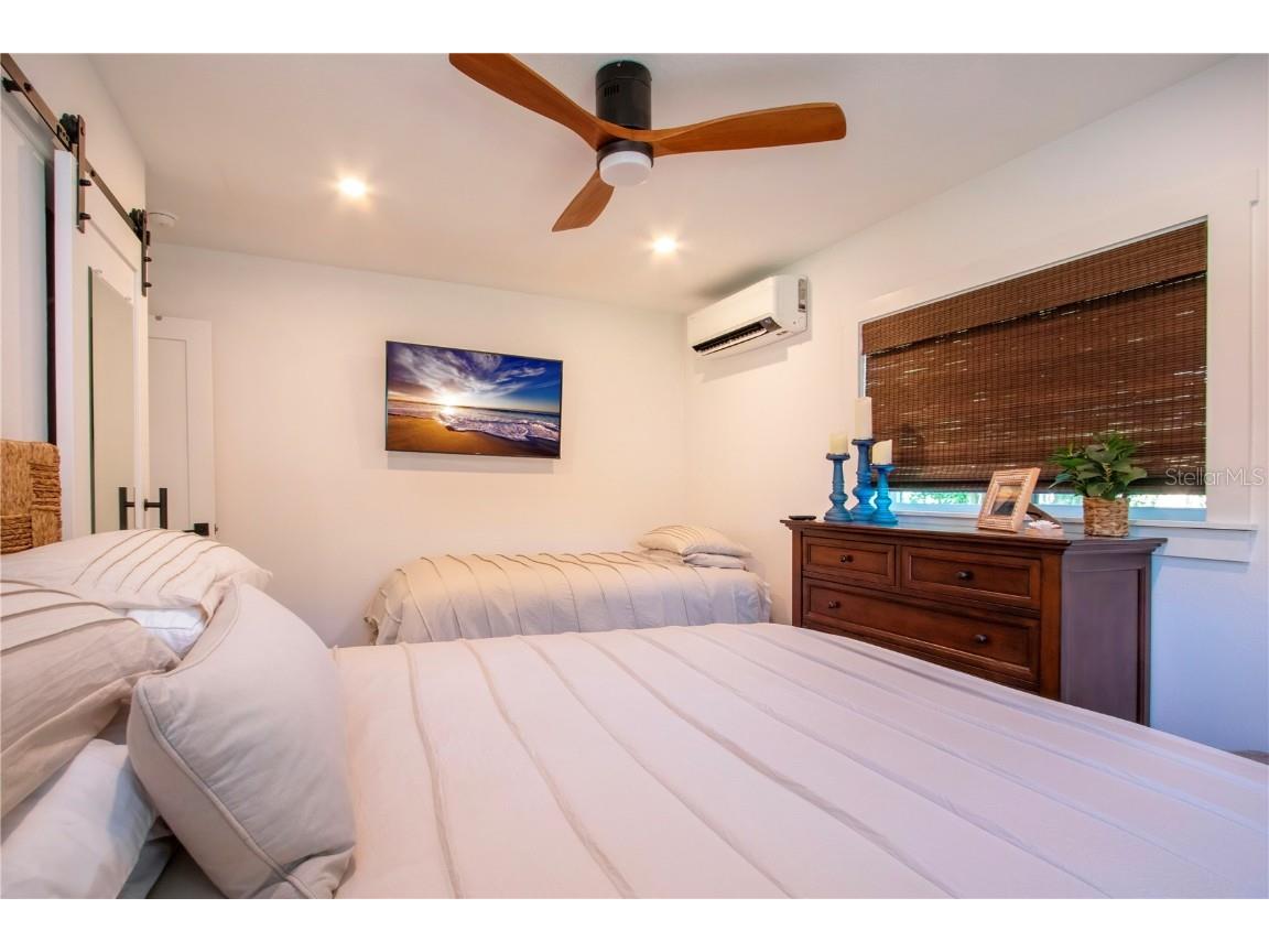 1641 Memory Lane Sarasota FL 34231 A4671198 image58