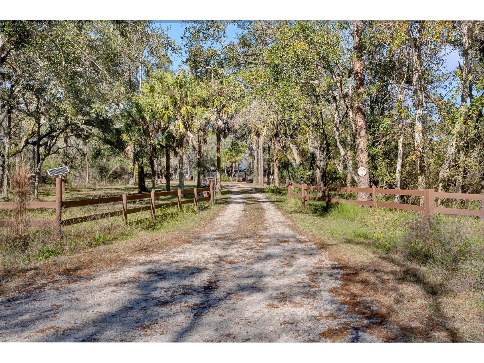 16418 Winburn Drive Sarasota FL 34240 A4679086 image3