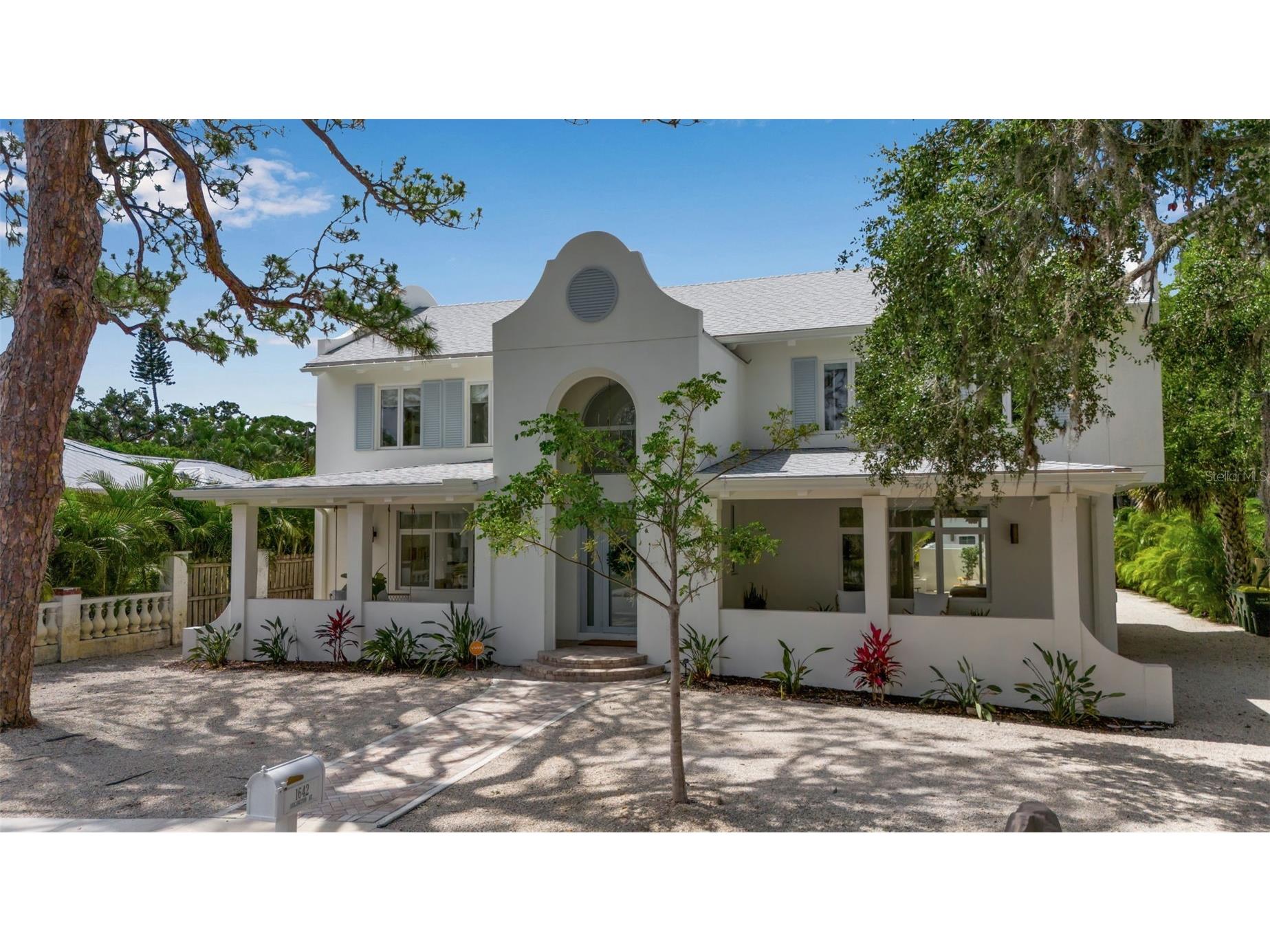 1642 Arlington Street Sarasota FL 34239 A4681796 image1