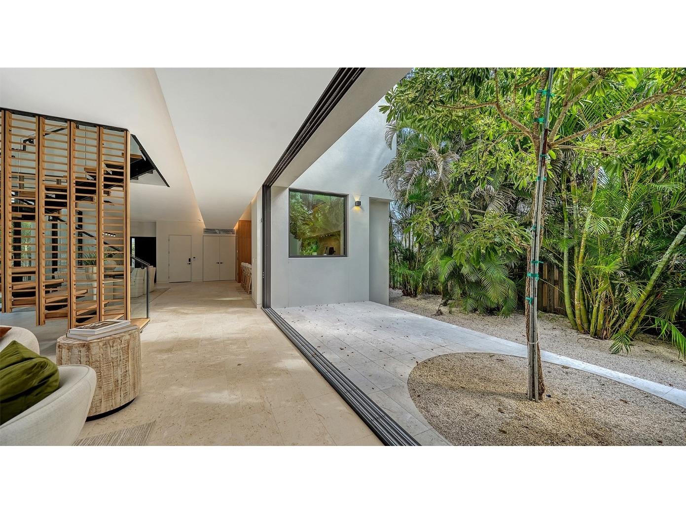 1642 Bahia Vista Street Sarasota FL 34239 A4667508 image49