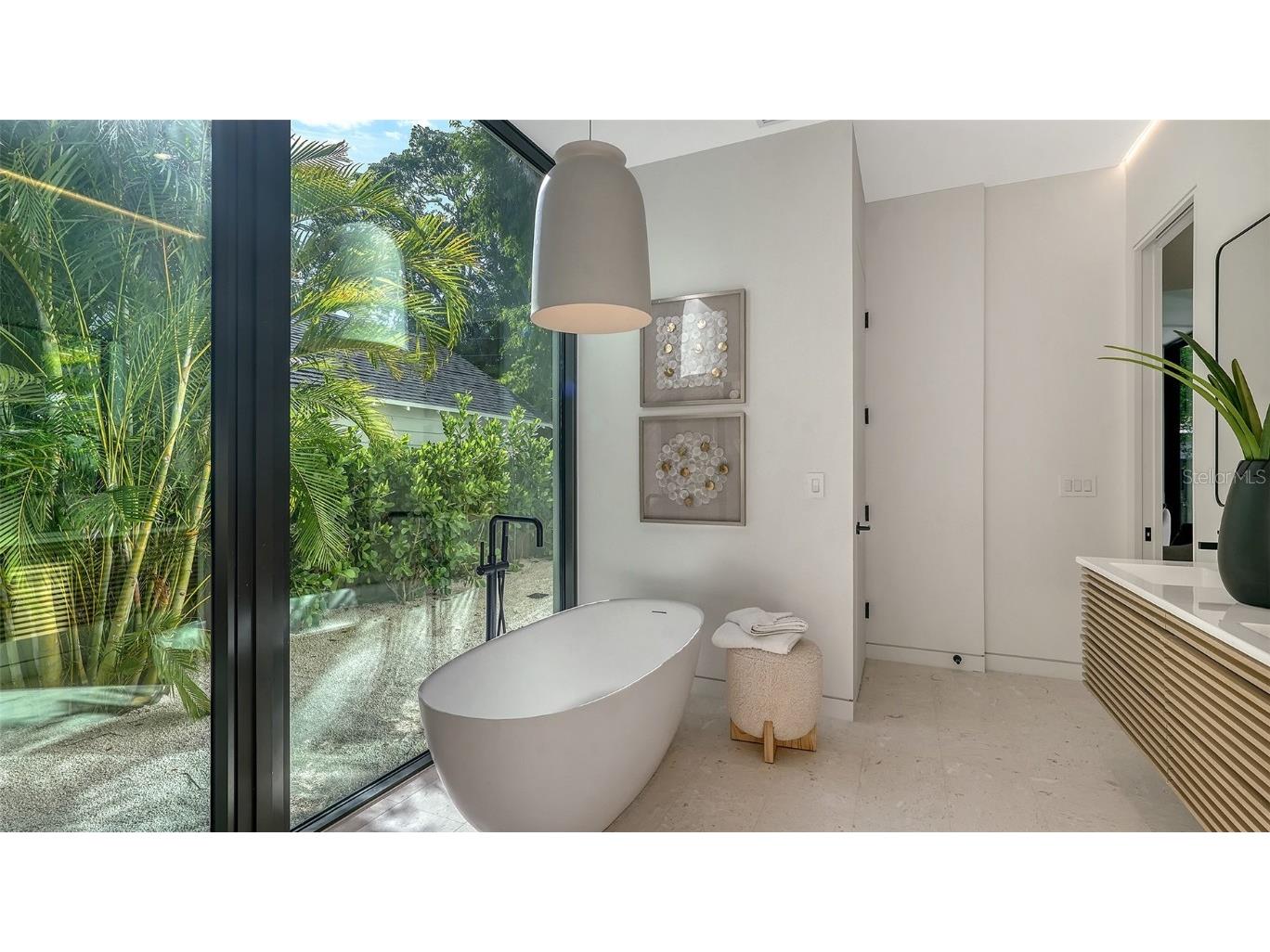 1642 Bahia Vista Street Sarasota FL 34239 A4667508 image75