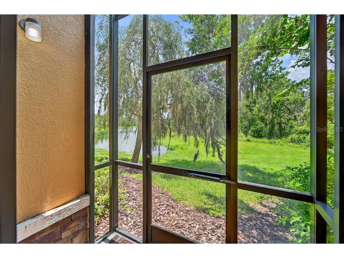 16431 Kingletridge Avenue Lithia FL 33547 TB8412625 image3