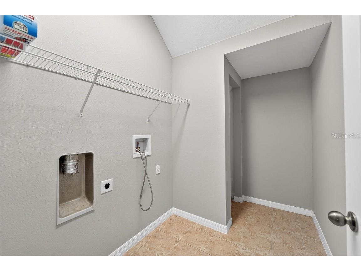 16431 Kingletridge Avenue Lithia FL 33547 TB8412625 image42