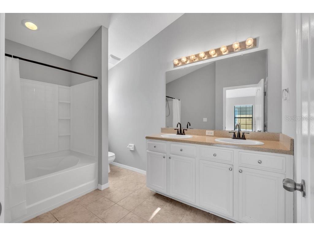 16431 Kingletridge Avenue Lithia FL 33547 TB8465011 image21