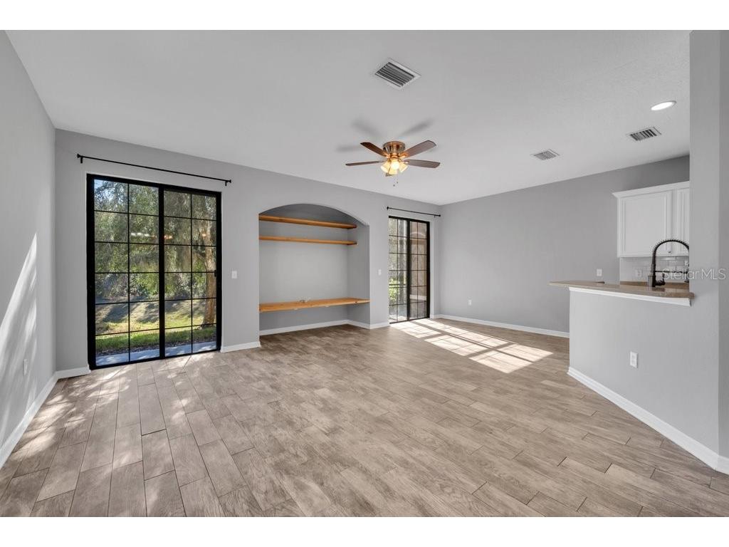 16431 Kingletridge Avenue Lithia FL 33547 TB8465011 image3