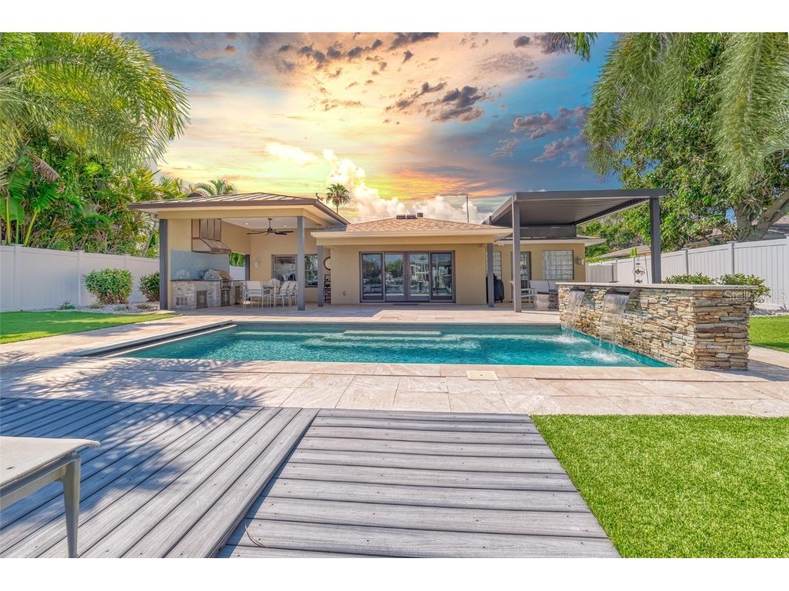 16444 Redington Drive Redington Beach FL 33708 U8204030 image1