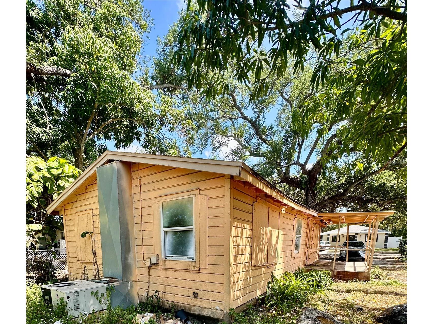 1645 23rd Street Sarasota FL 34234 A4692070 image3