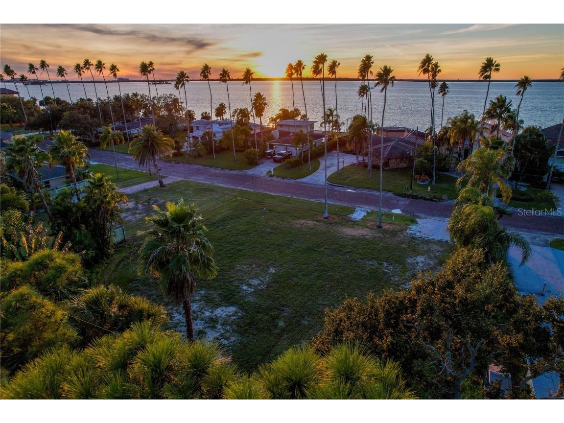 1645 Santa Barbara Drive Dunedin FL 34698 TB8449787 image6