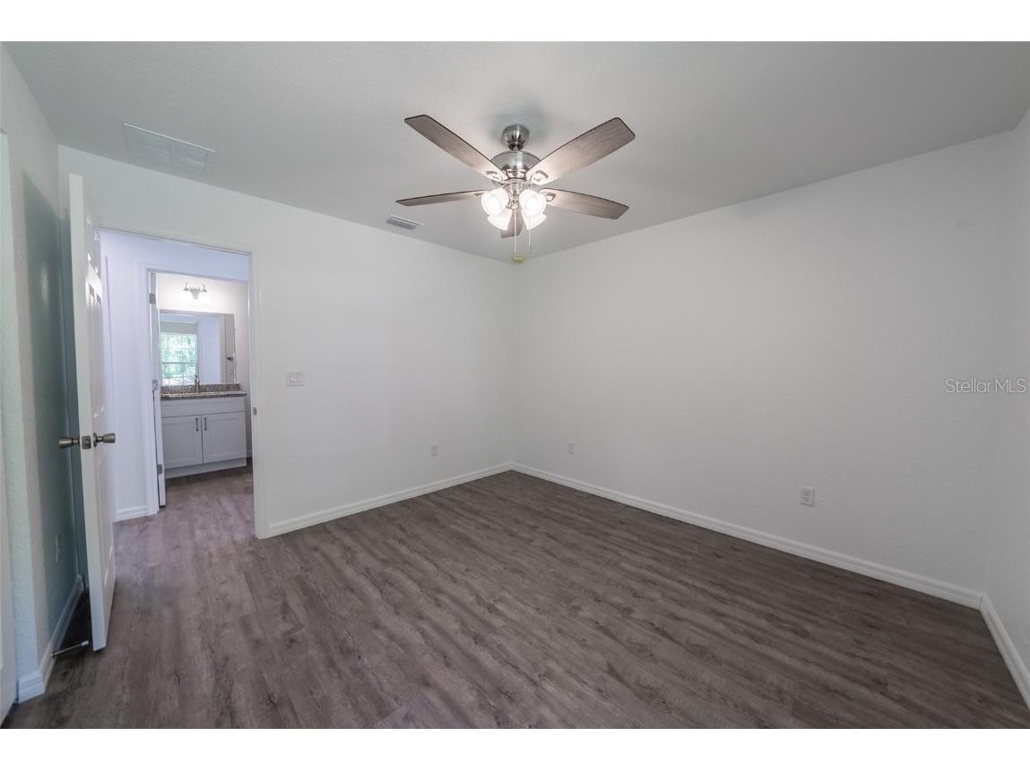 16450 SE 57th Place Ocklawaha FL 32179 OM693319 image23