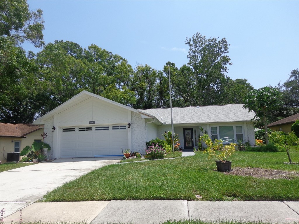 1647 Bentley Court Palm Harbor FL 34684 - LAKE TARPON U8211054 image1