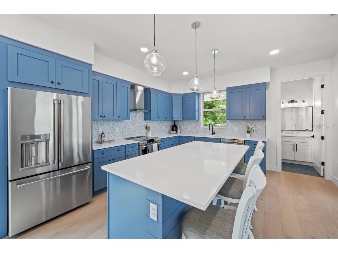 1647 Siesta Drive Sarasota FL 34239 A4672643 image22