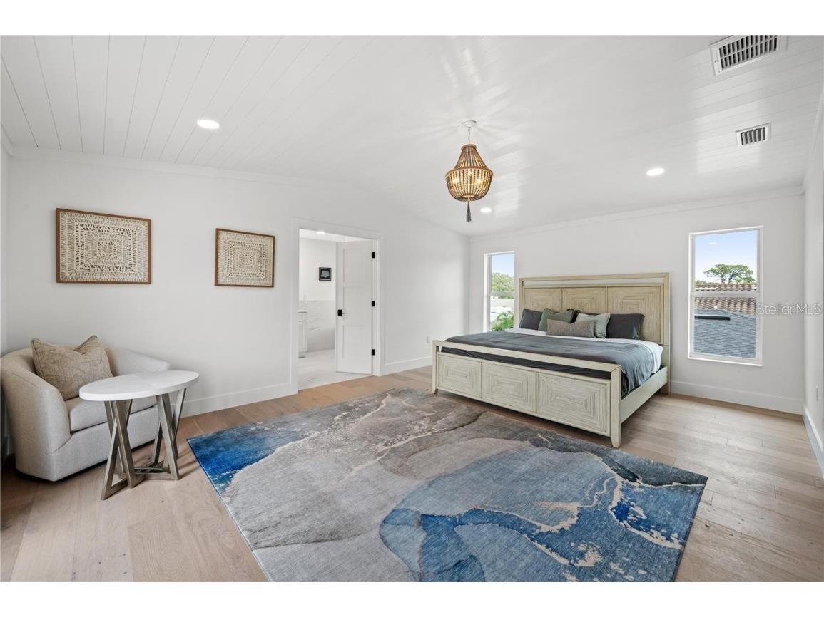 1647 Siesta Drive Sarasota FL 34239 A4672643 image25