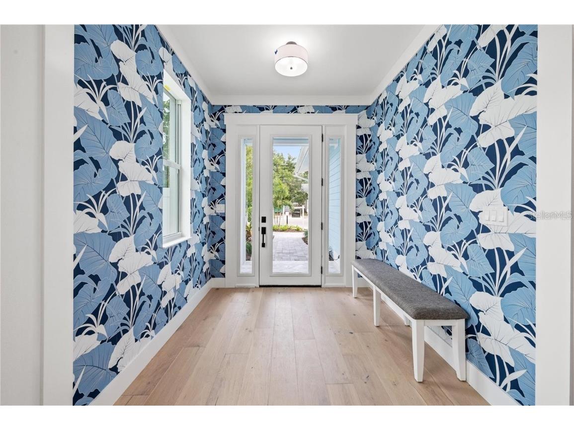 1647 Siesta Drive Sarasota FL 34239 A4672643 image8