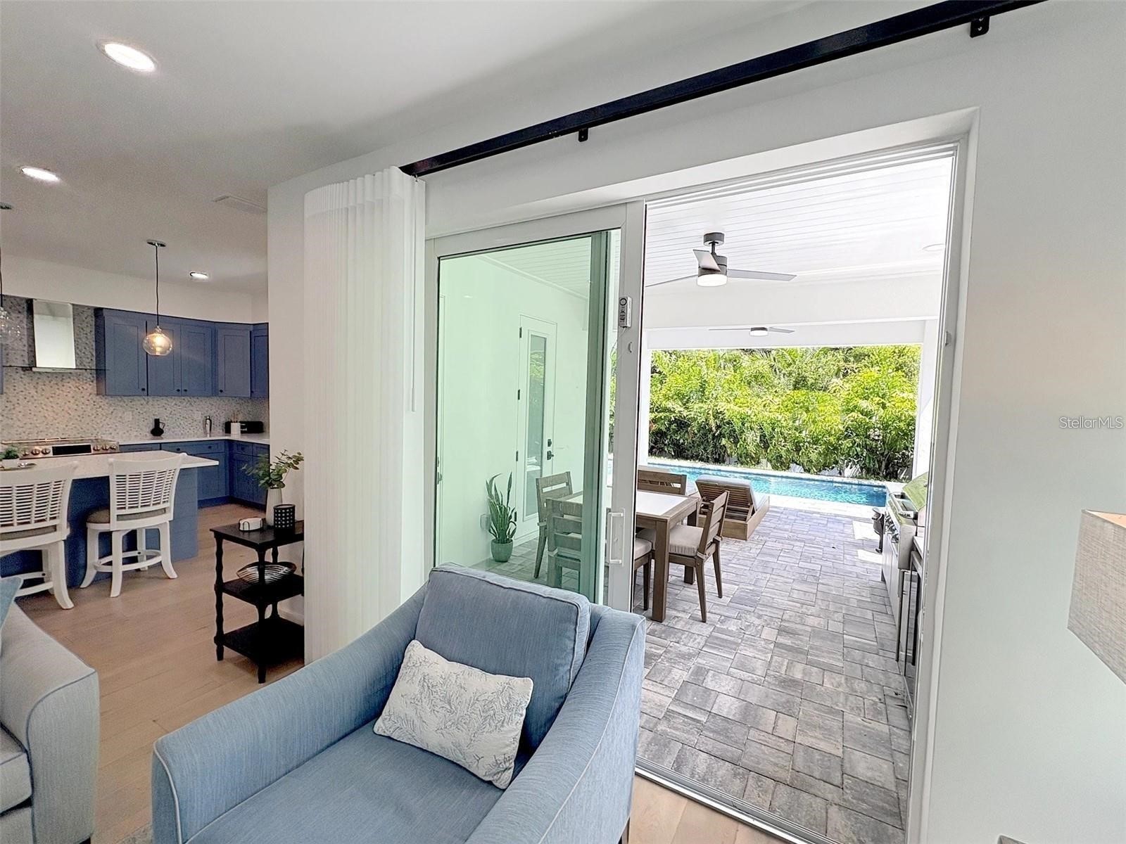1647 Siesta Drive Sarasota FL 34239 A4695812 image10
