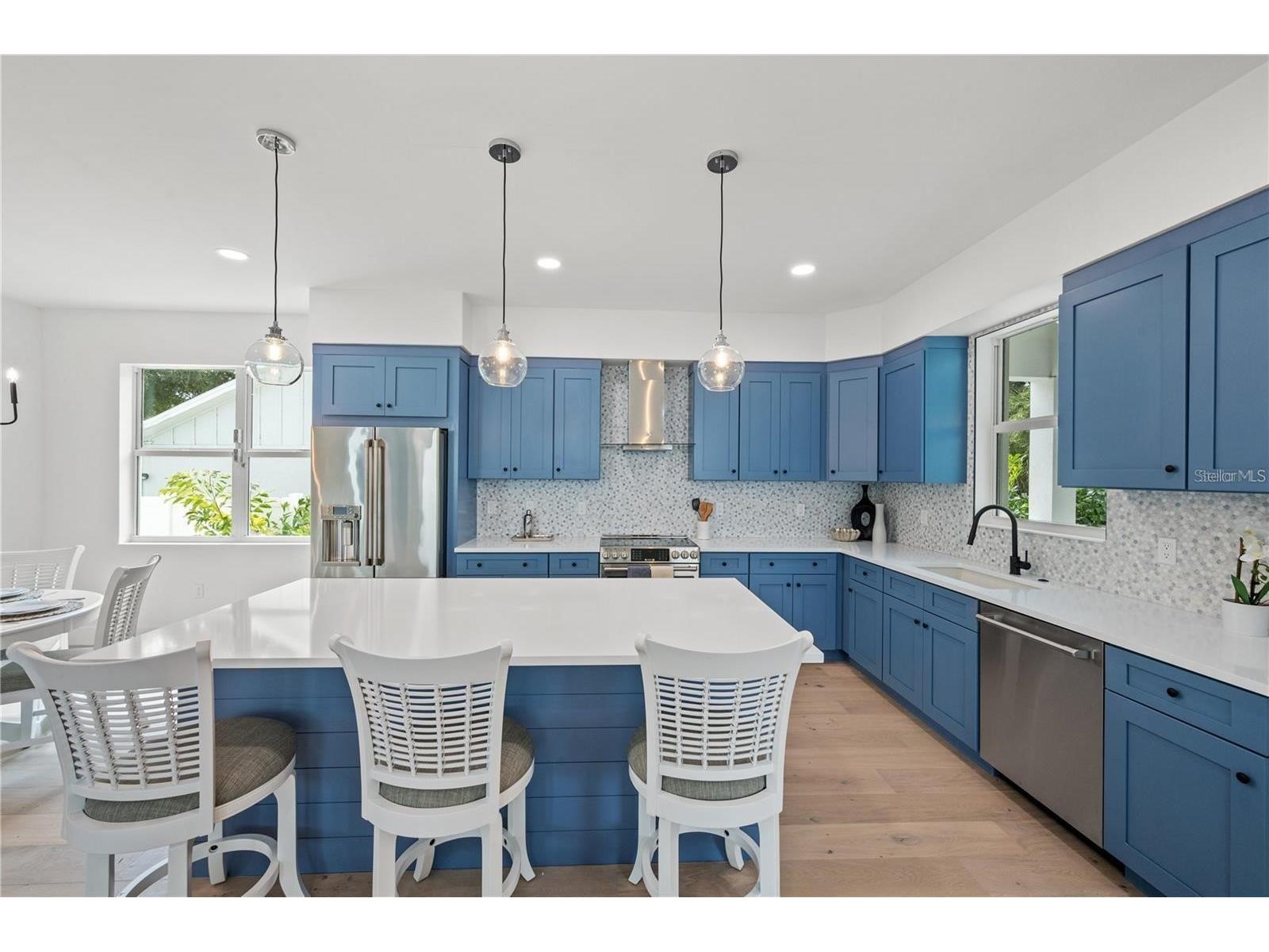 1647 Siesta Drive Sarasota FL 34239 A4695812 image19