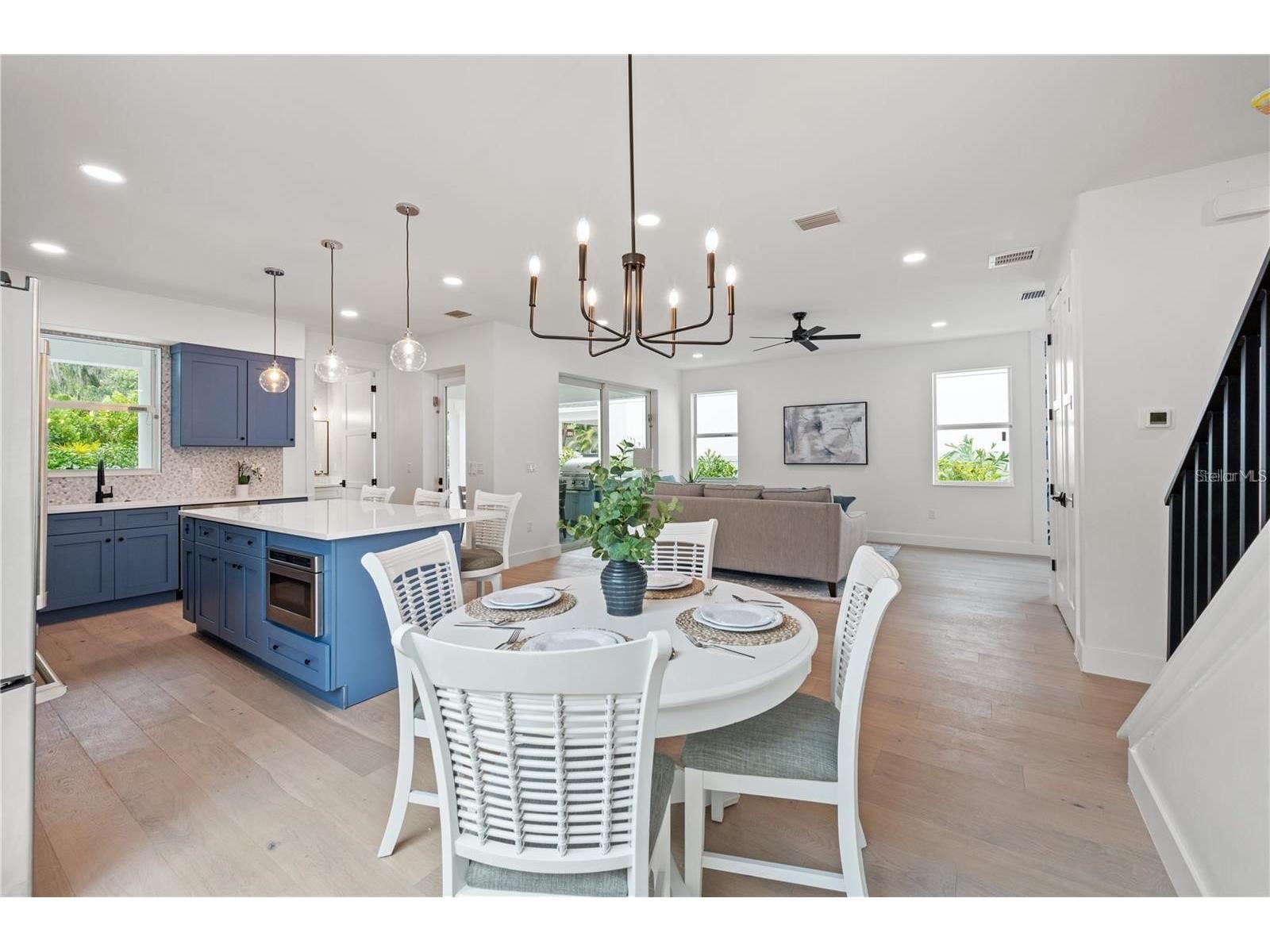1647 Siesta Drive Sarasota FL 34239 A4695812 image20