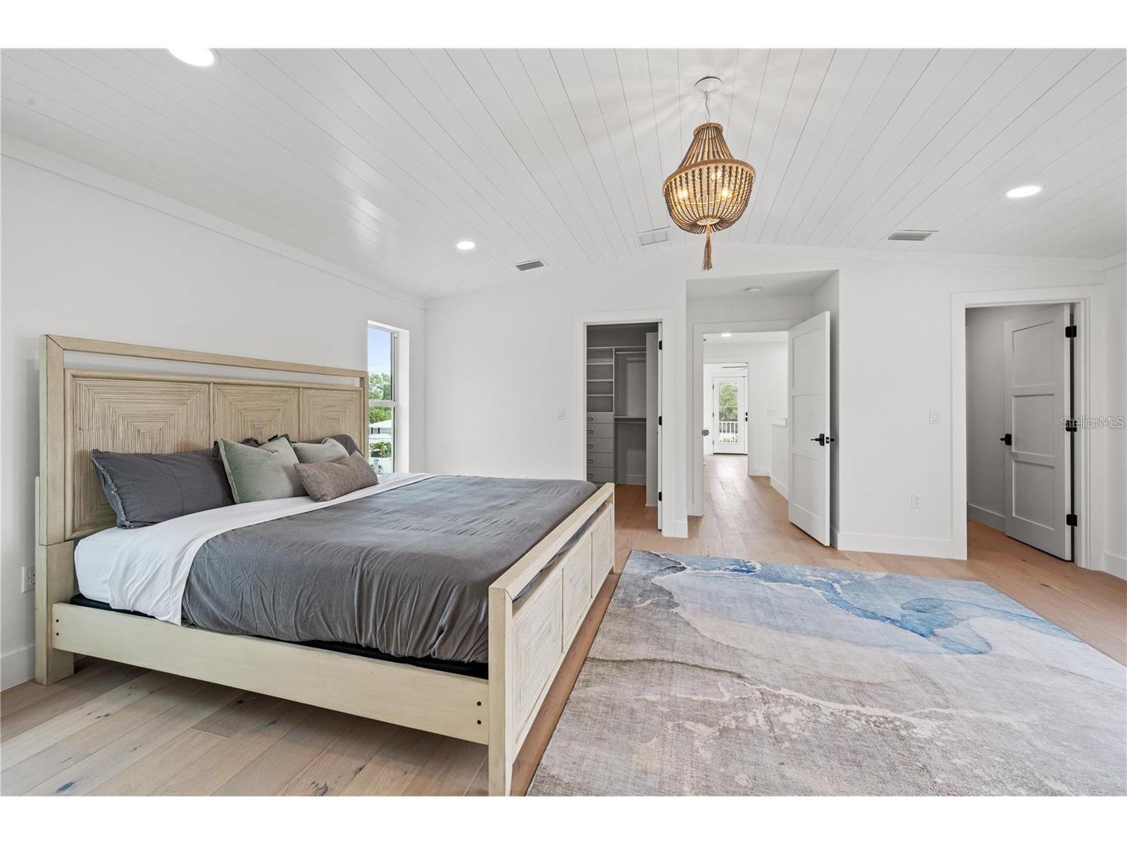1647 Siesta Drive Sarasota FL 34239 A4695812 image25