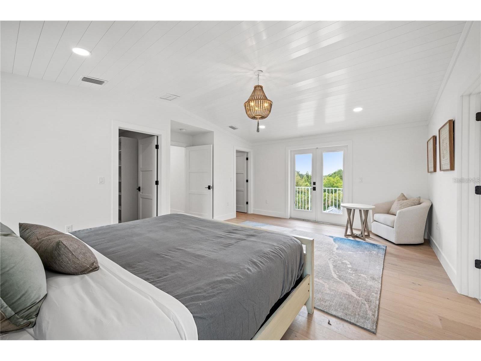 1647 Siesta Drive Sarasota FL 34239 A4695812 image27