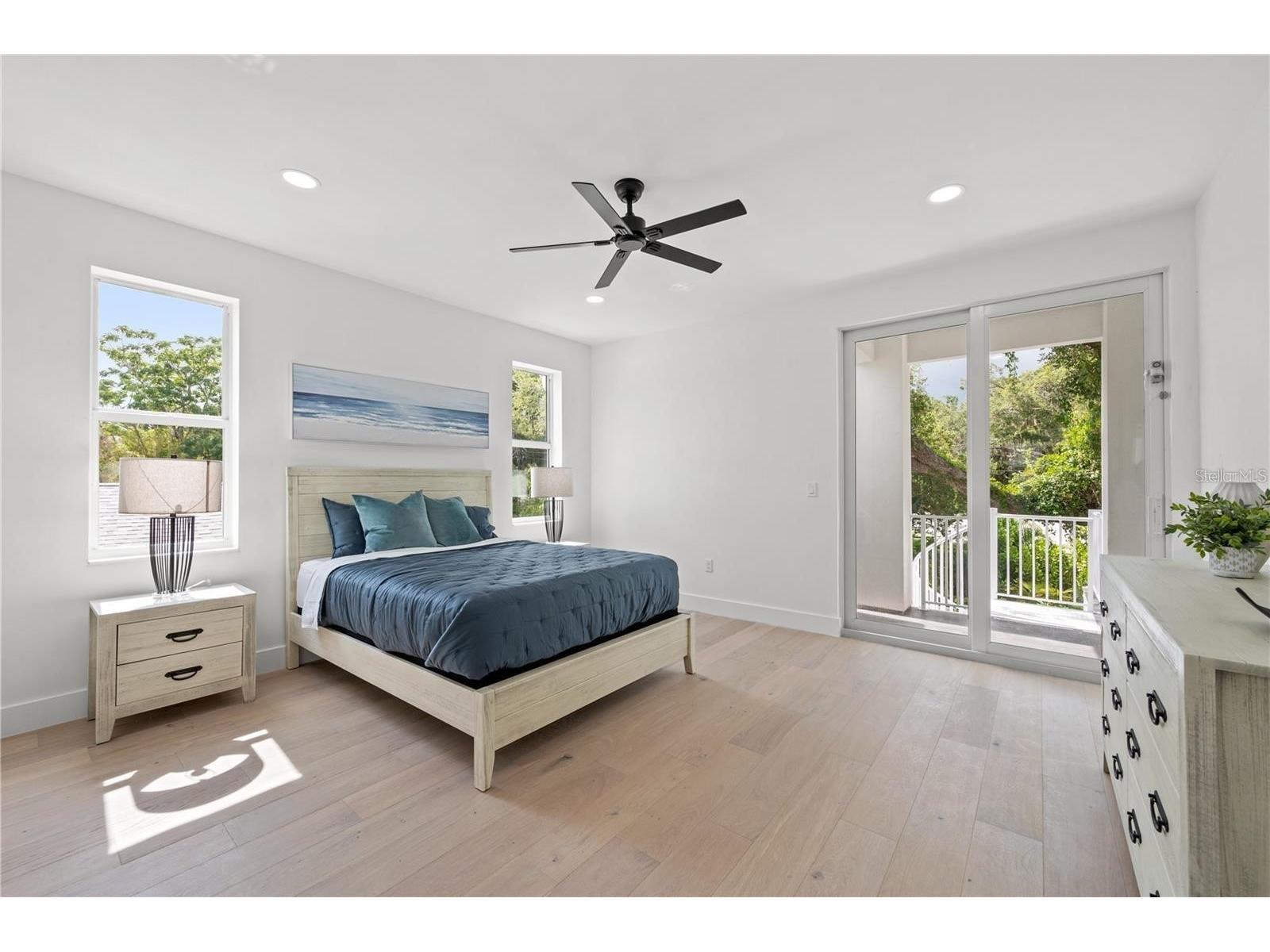 1647 Siesta Drive Sarasota FL 34239 A4695812 image33