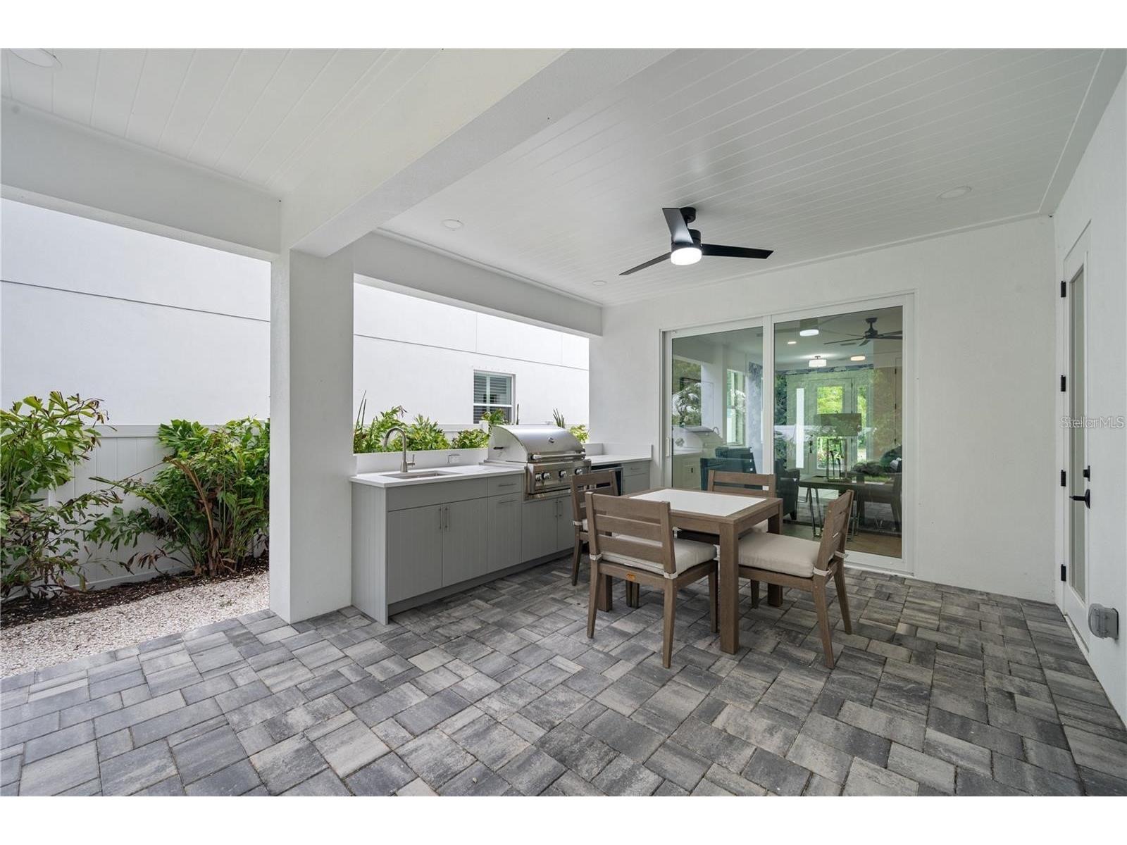 1647 Siesta Drive Sarasota FL 34239 A4695812 image42