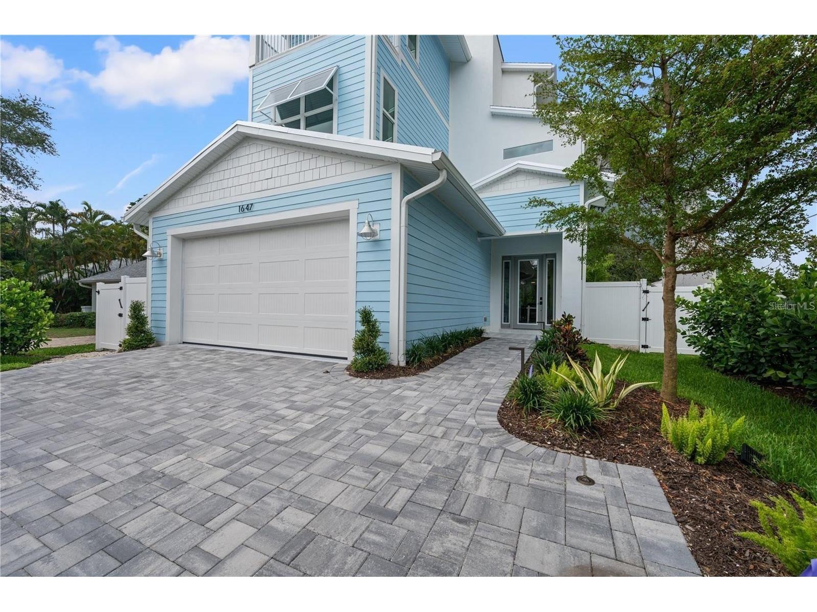 1647 Siesta Drive Sarasota FL 34239 A4695812 image5