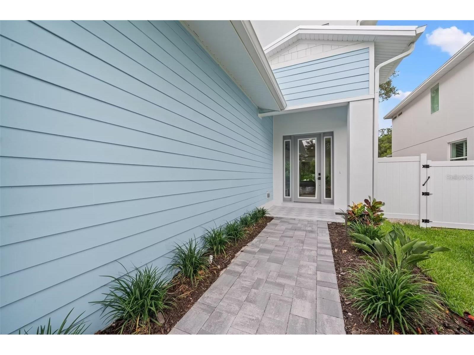 1647 Siesta Drive Sarasota FL 34239 A4695812 image6