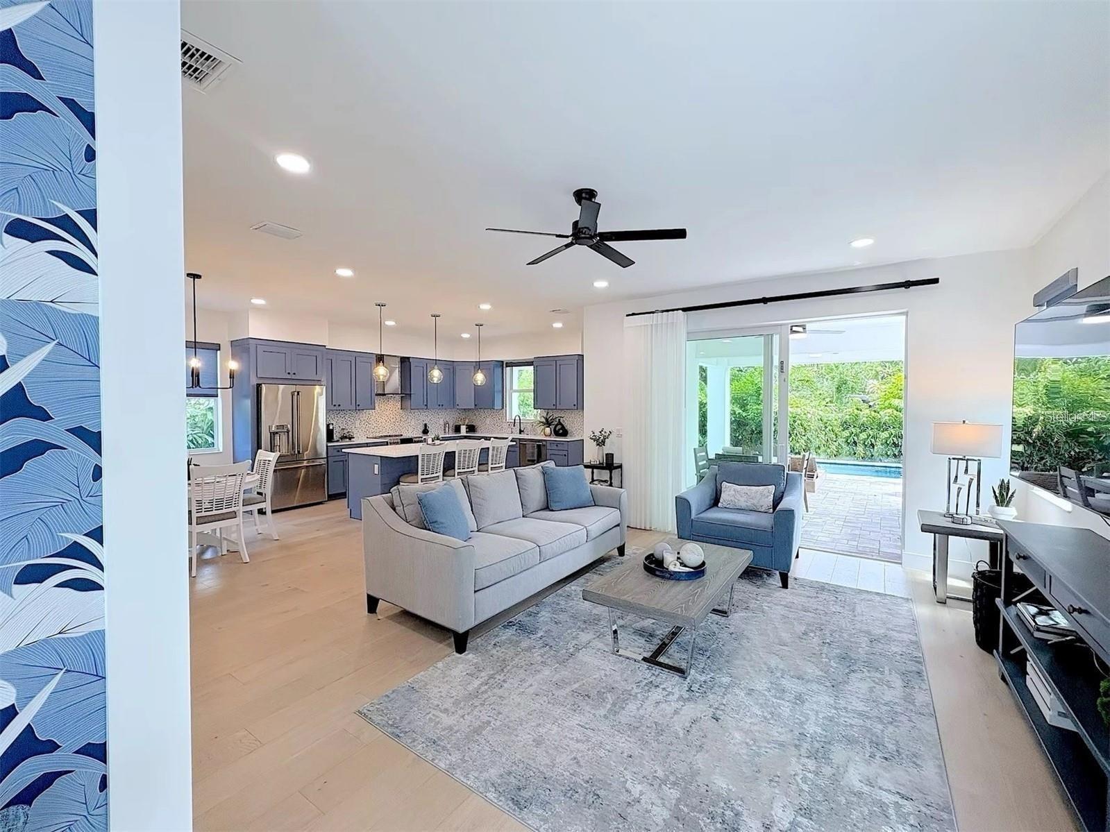 1647 Siesta Drive Sarasota FL 34239 A4695812 image9