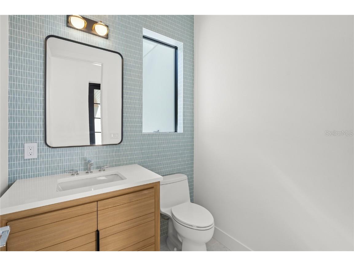 1648 Bonita Lane Sarasota FL 34239 A4664044 image17