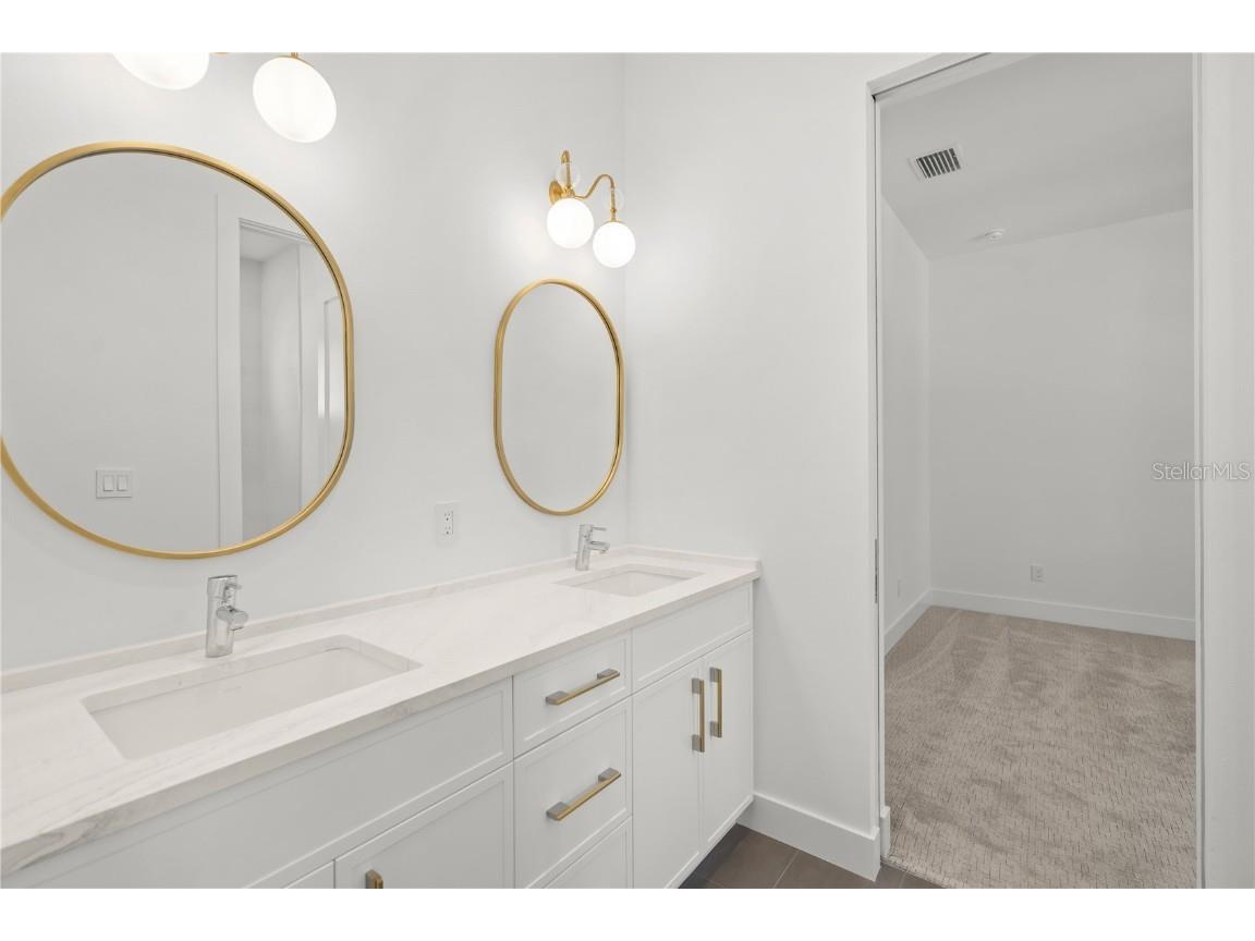 1648 Bonita Lane Sarasota FL 34239 A4664044 image36