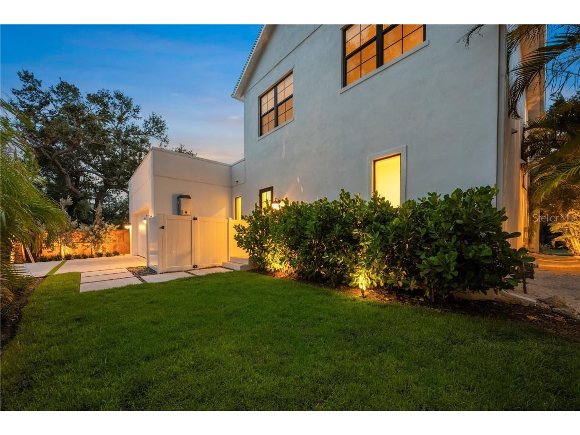 1648 Bonita Lane Sarasota FL 34239 A4664044 image49