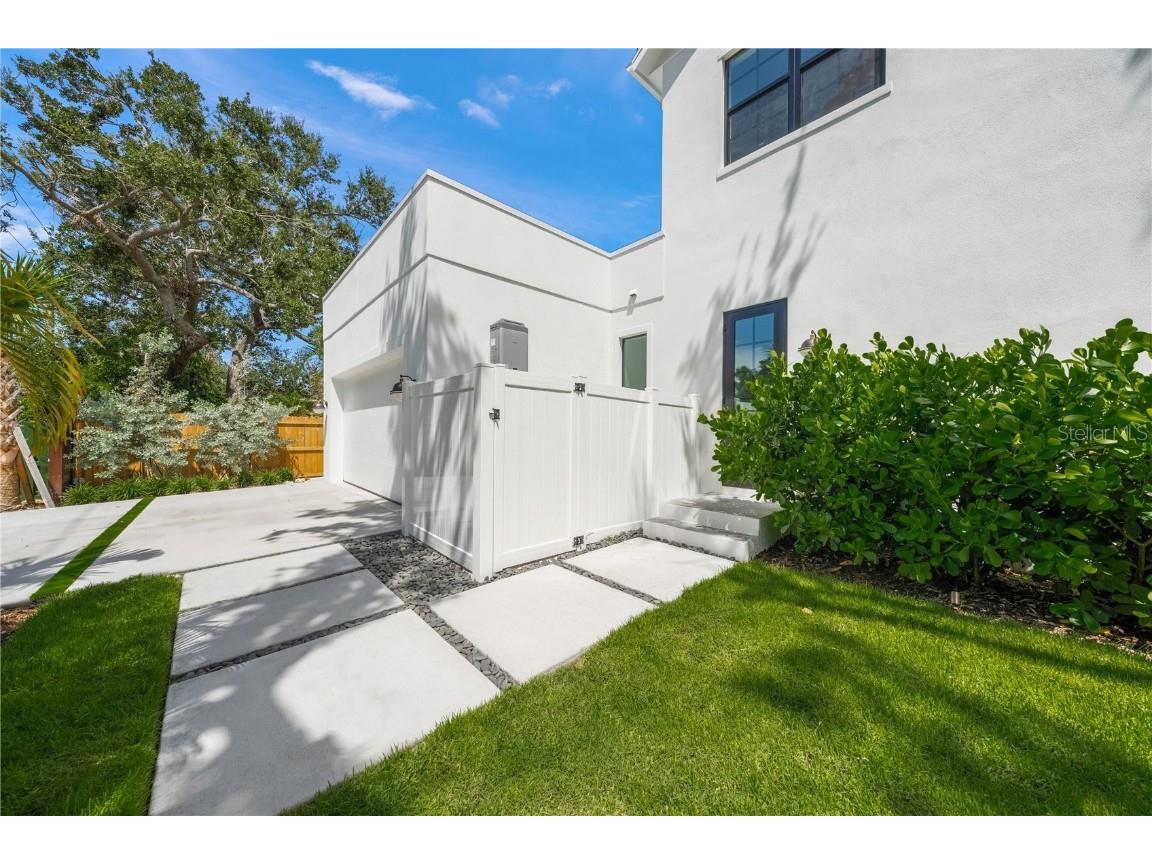 1648 Bonita Lane Sarasota FL 34239 A4664044 image54