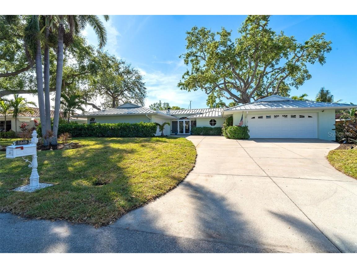 1648 Shelburne Lane Sarasota FL 34231 - AQUALANE CANAL D6144951 image1