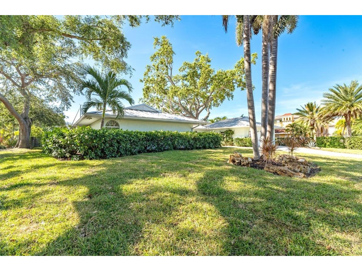 1648 Shelburne Lane Sarasota FL 34231 - AQUALANE CANAL D6144951 image2