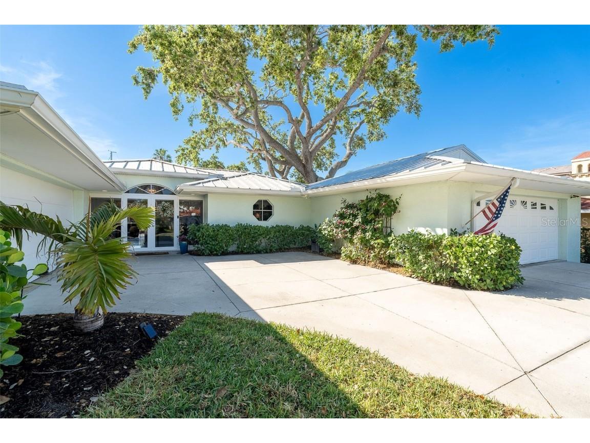 1648 Shelburne Lane Sarasota FL 34231 - AQUALANE CANAL D6144951 image3