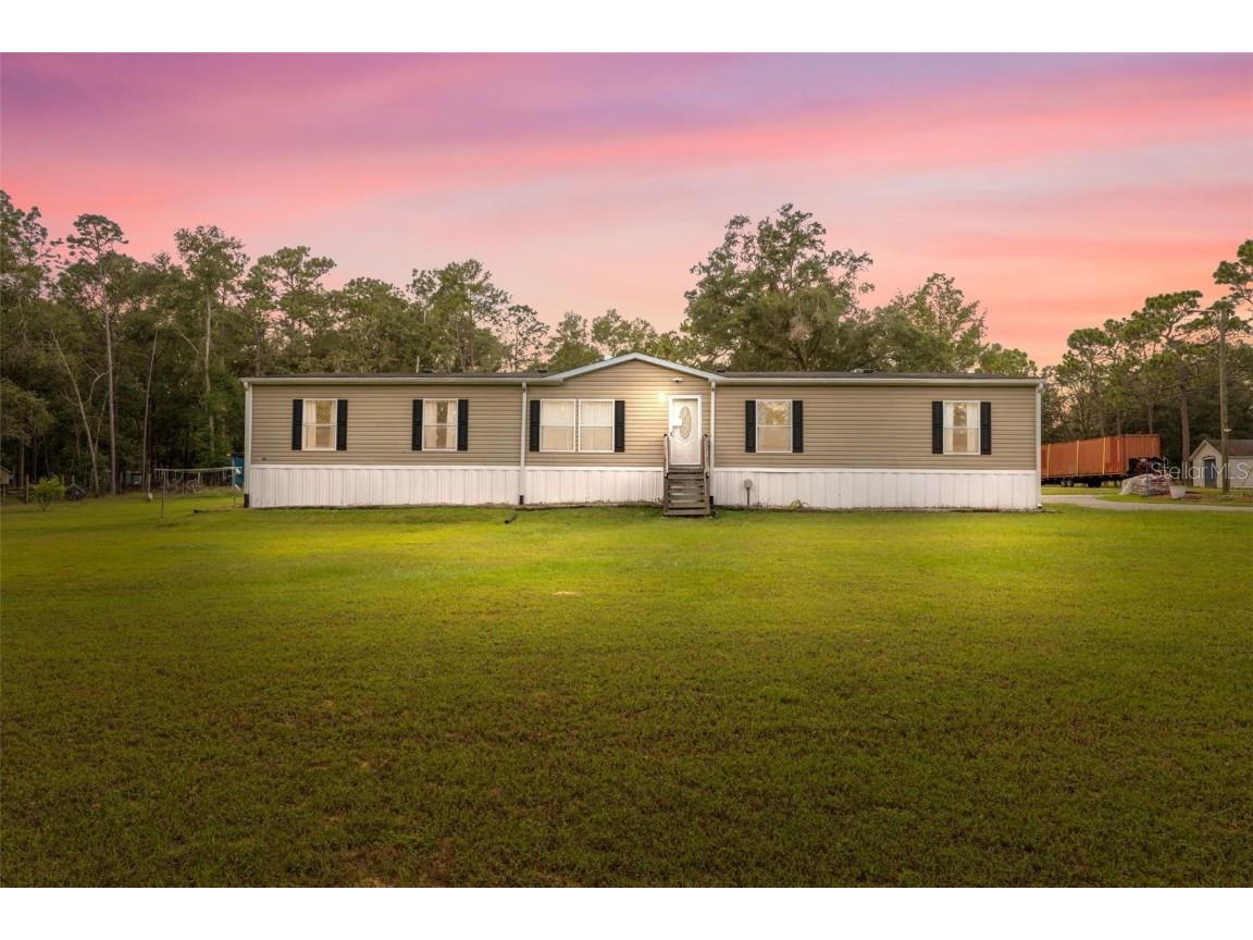16481 Oakview Drive Brooksville FL 34601 W7879670 image1