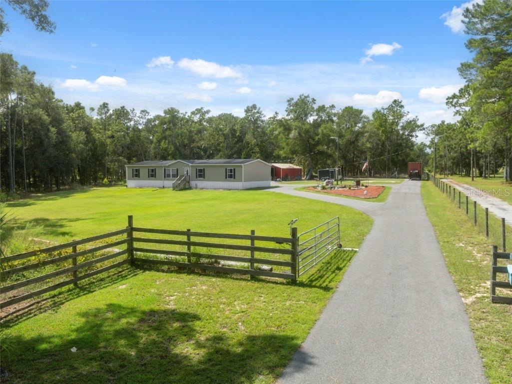 16481 Oakview Drive Brooksville FL 34601 W7879670 image2