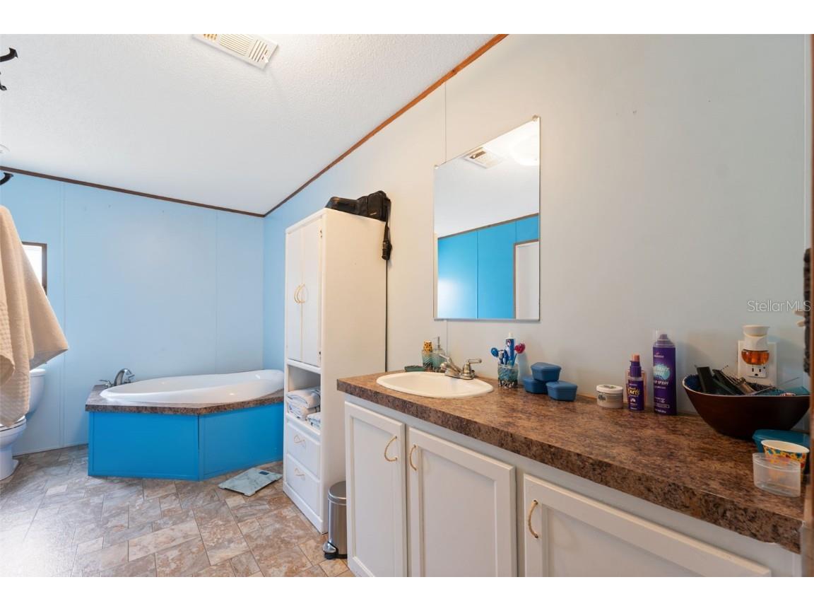 16481 Oakview Drive Brooksville FL 34601 W7879670 image21