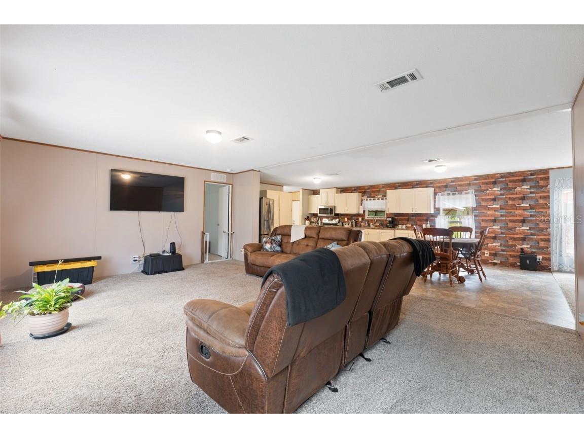 16481 Oakview Drive Brooksville FL 34601 W7879670 image5