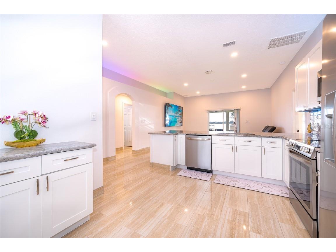 1649 Lake Villa Drive Tavares FL 32778 - LAKE SAUNDERS G5104559 image11