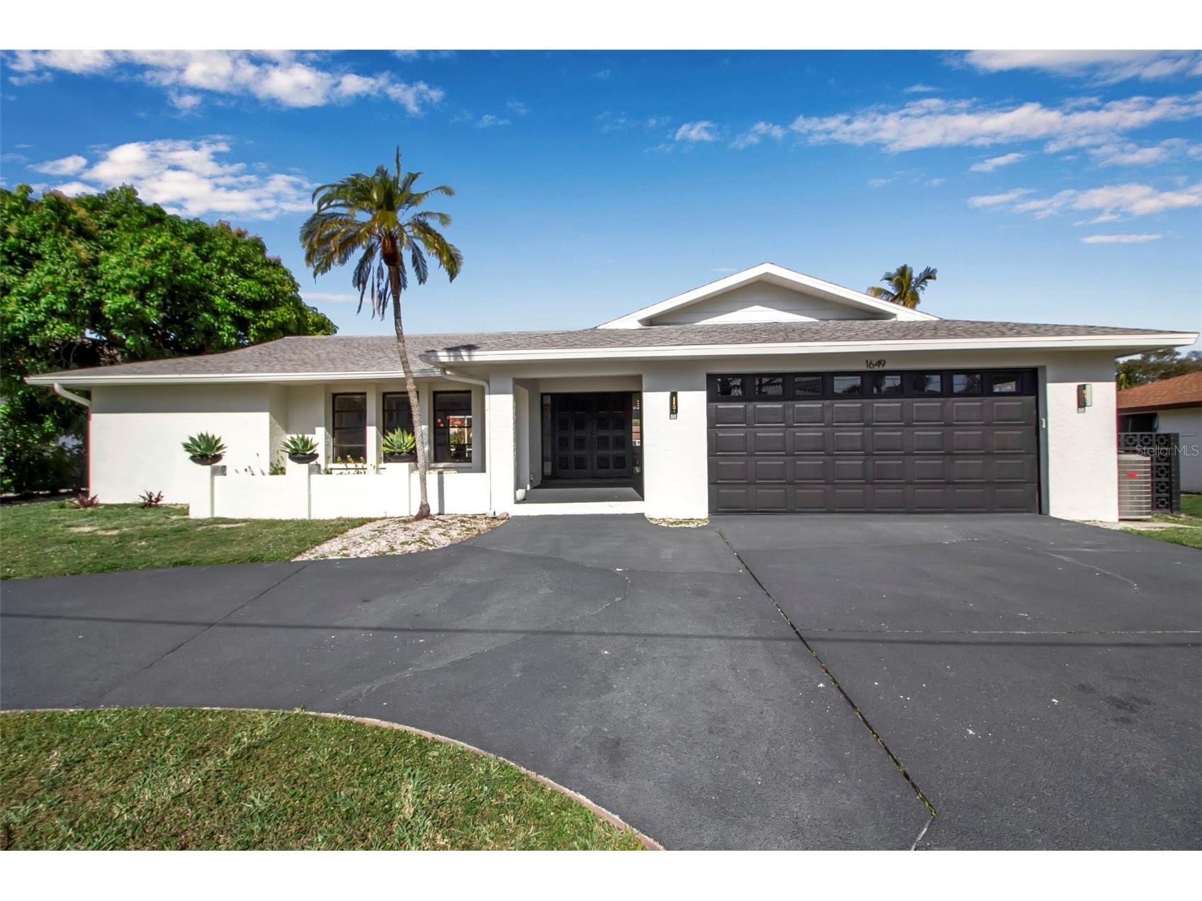 1649 Stanford Lane Sarasota FL 34231 A4671051 image3