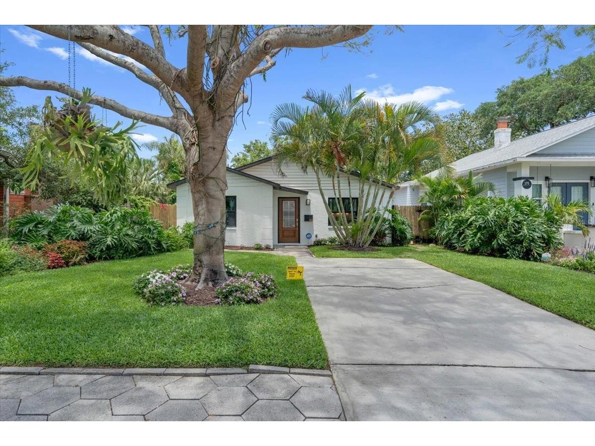 165 19th Avenue SE Saint Petersburg FL 33705 TB8496495 image1