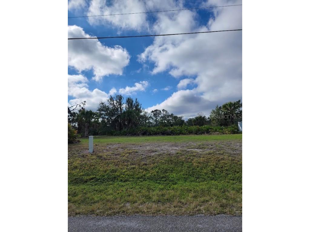 165 Broadmoor Lane Rotonda West FL 33947 D6140973 image1