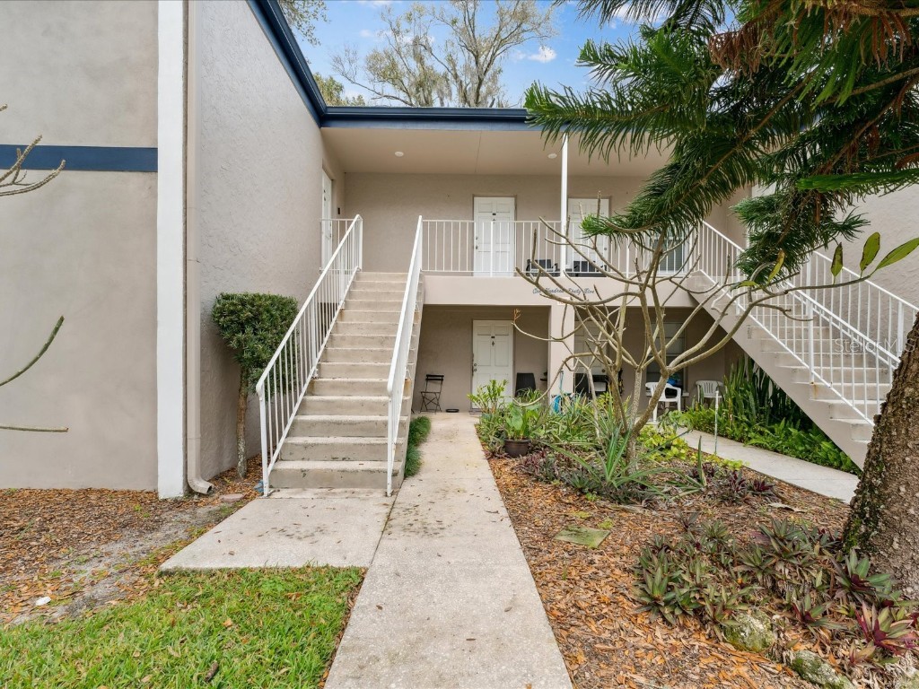 165 Picardy Villa Circle #100 Brandon FL 33510 T3508951 image1