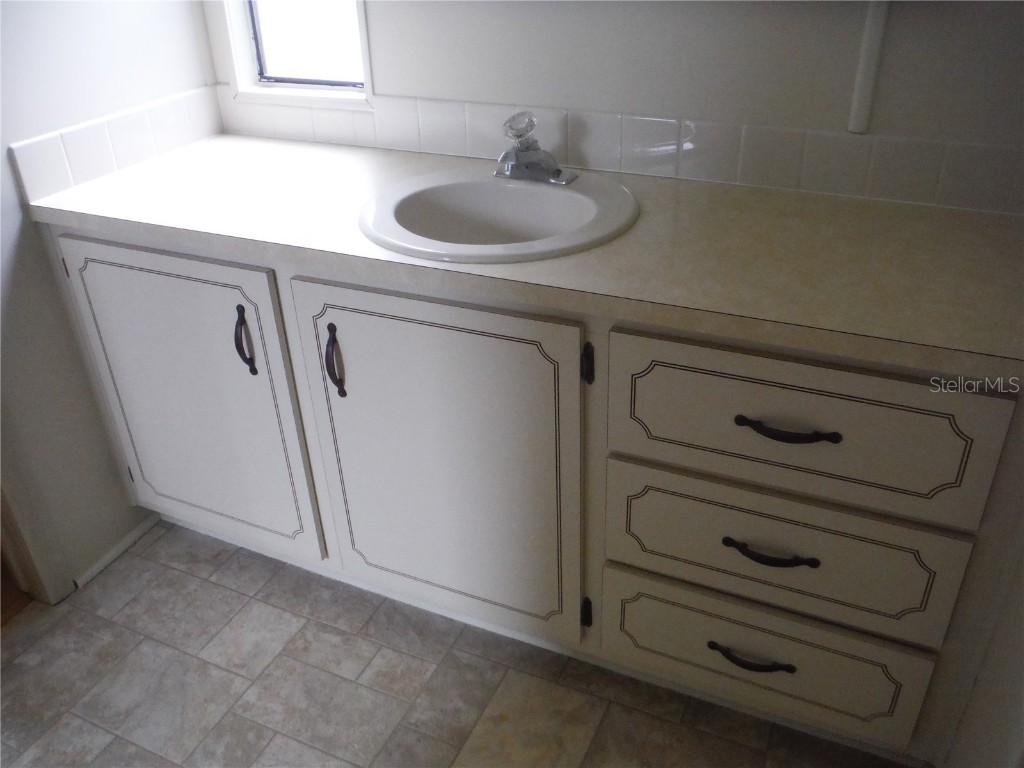 165 Pinewood Terrace #108 Safety Harbor FL 34695 TB8421819 image30