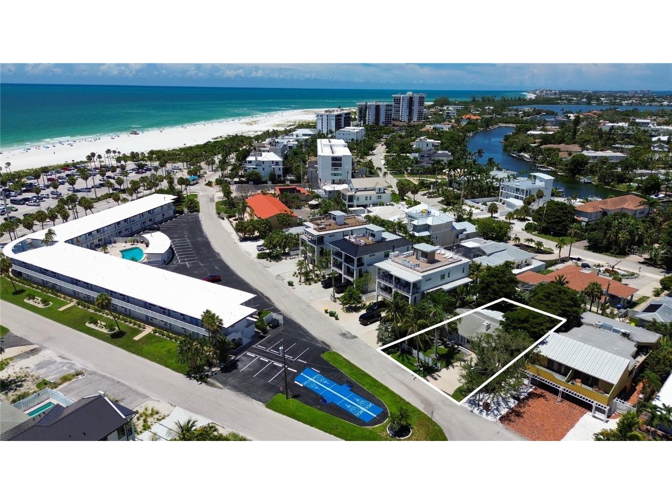 165 Tyler Drive Sarasota FL 34236 A4662203 image4